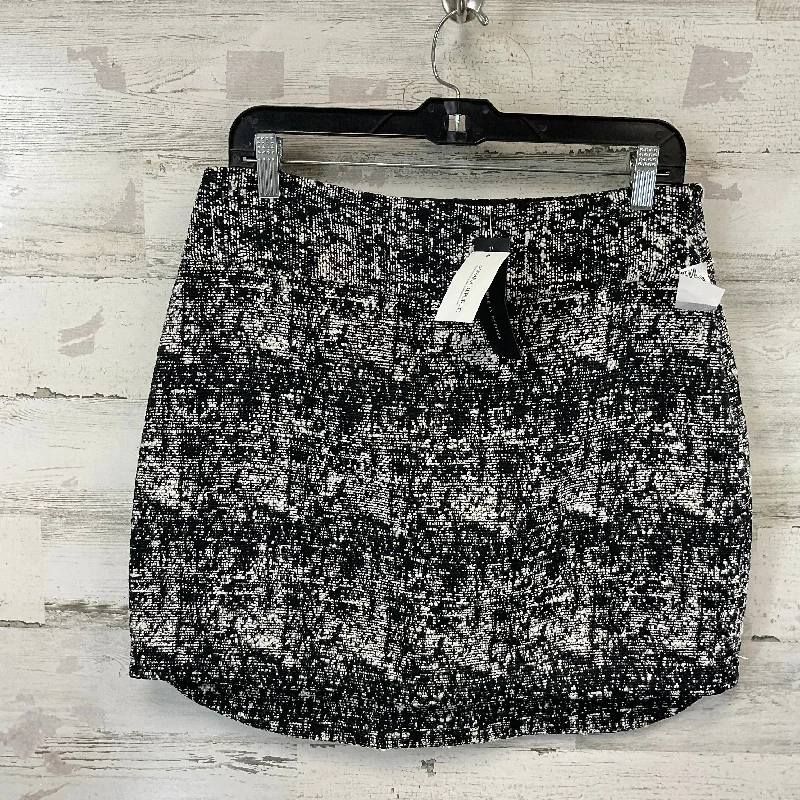 Skirt Mini & Short By Banana Republic In Black & White, Size: 10