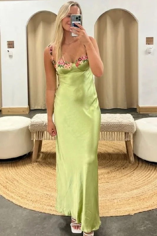 Chic Straps Sheath/Column Appliques Pleated Satin Prom Dress