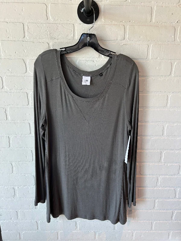 Top Long Sleeve Basic By Cabi In Grey, Size: M