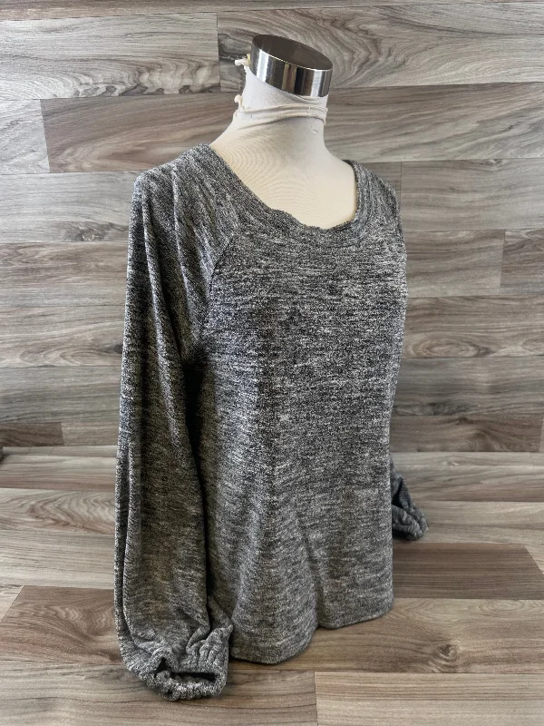 Top Long Sleeve By Lou And Grey In Grey, Size: M